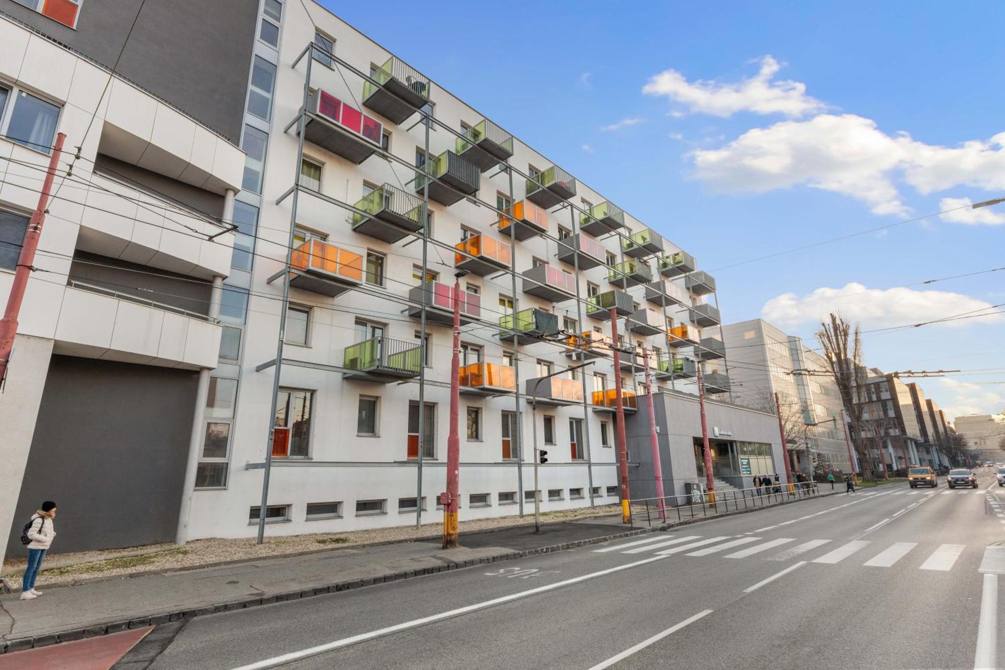 Lam Safari - Balcony - Ac - Free Parking Lejlighed Bratislava Eksteriør billede